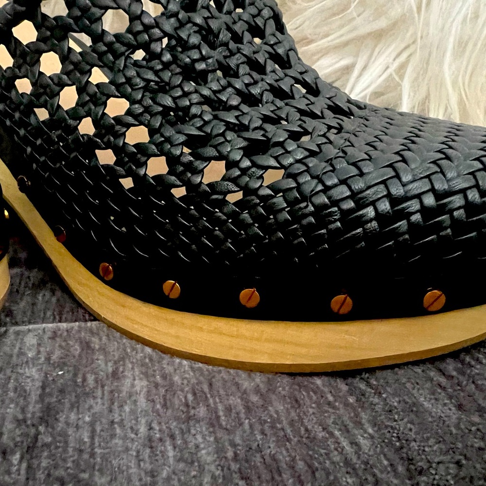 Veronica Beard - Hardie Woven Leather Clogs NWOT - Picture 3 of 7